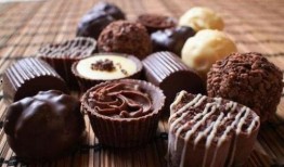 巧克力辣条爆料视频播放,巧克力辣条挑战味蕾极限，网络爆火引热议