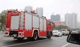 唐山消防车爆料视频播放,现场惊心动魄，英勇救援瞬间再现